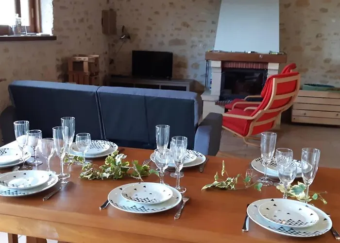 De La Grange Nyaraló